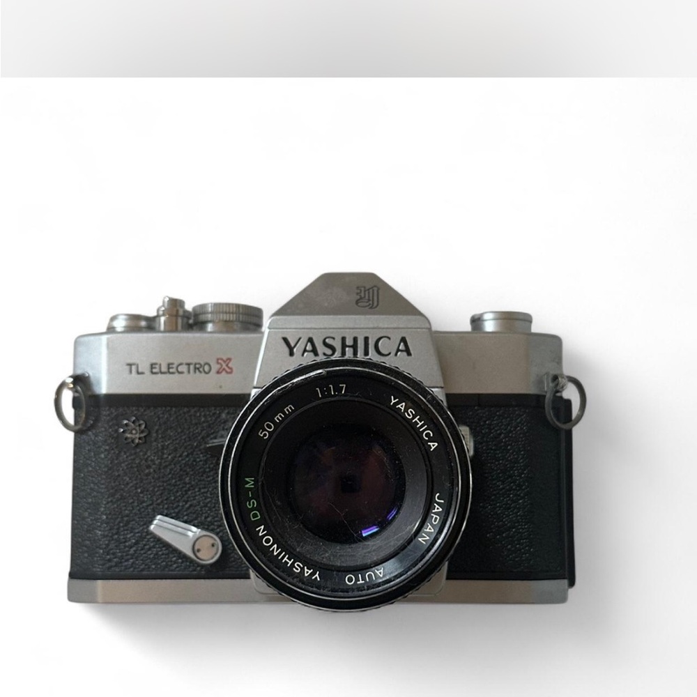 Yashica TL Electro 35mm Film Camera - Black and Silver Finish